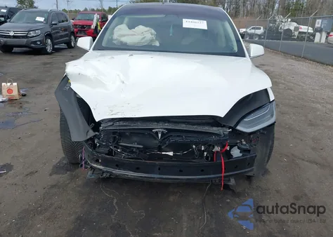 2017 Tesla Model X 100D/75D/90D z USA, uszkodzony, nr VIN 5YJXCDE26HF065732